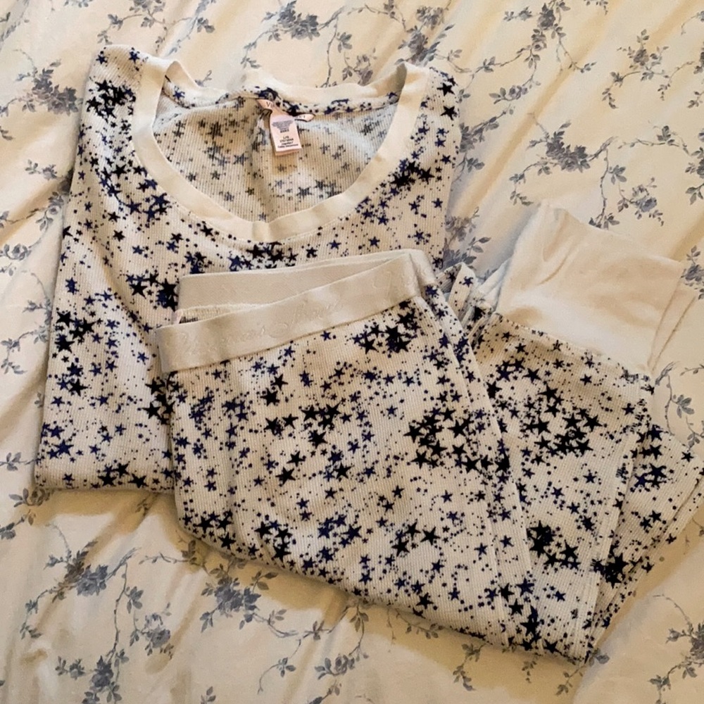 Victoria’s Secret Thermal Pajama Set. Size large. New without tags
